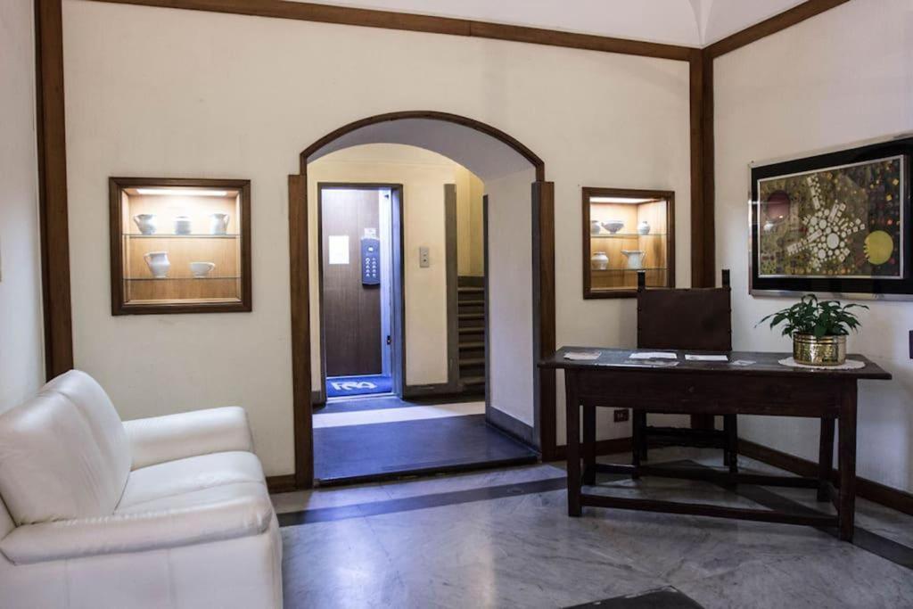 Apartment Marche Rom